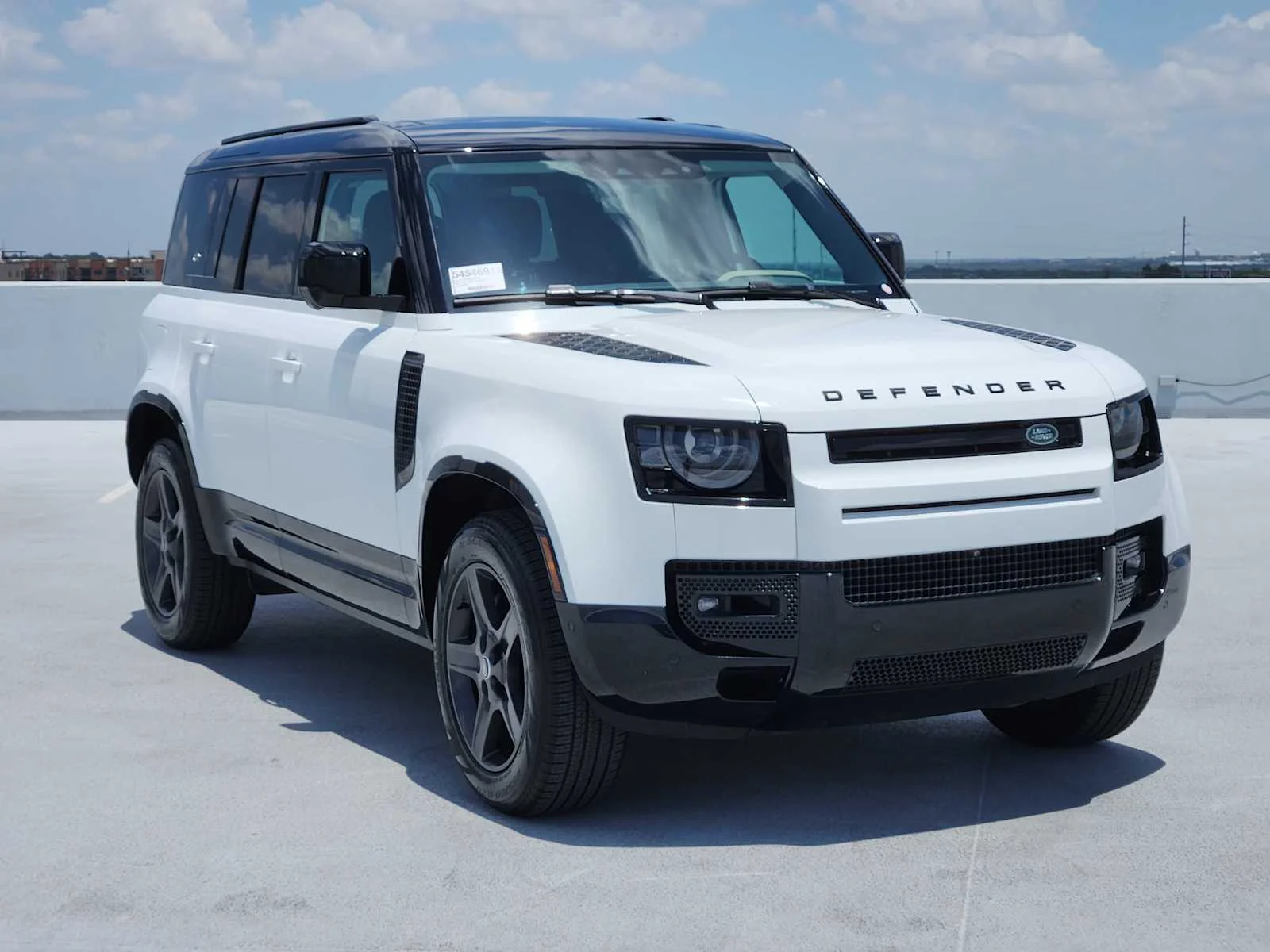Certified Used 2024 FUJI WHITE Land Rover X-Dynamic SE image 3
