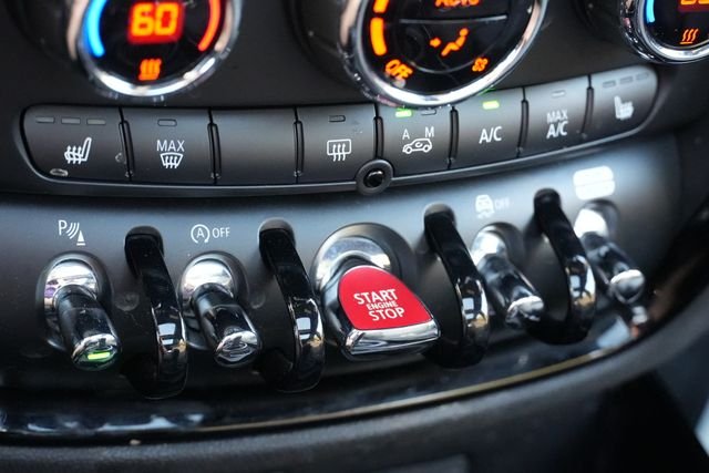 Used 2022 Black MINI Clubman image 36