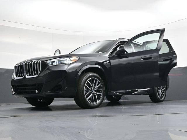 Used 2026 Black BMW xDrive28i image 40