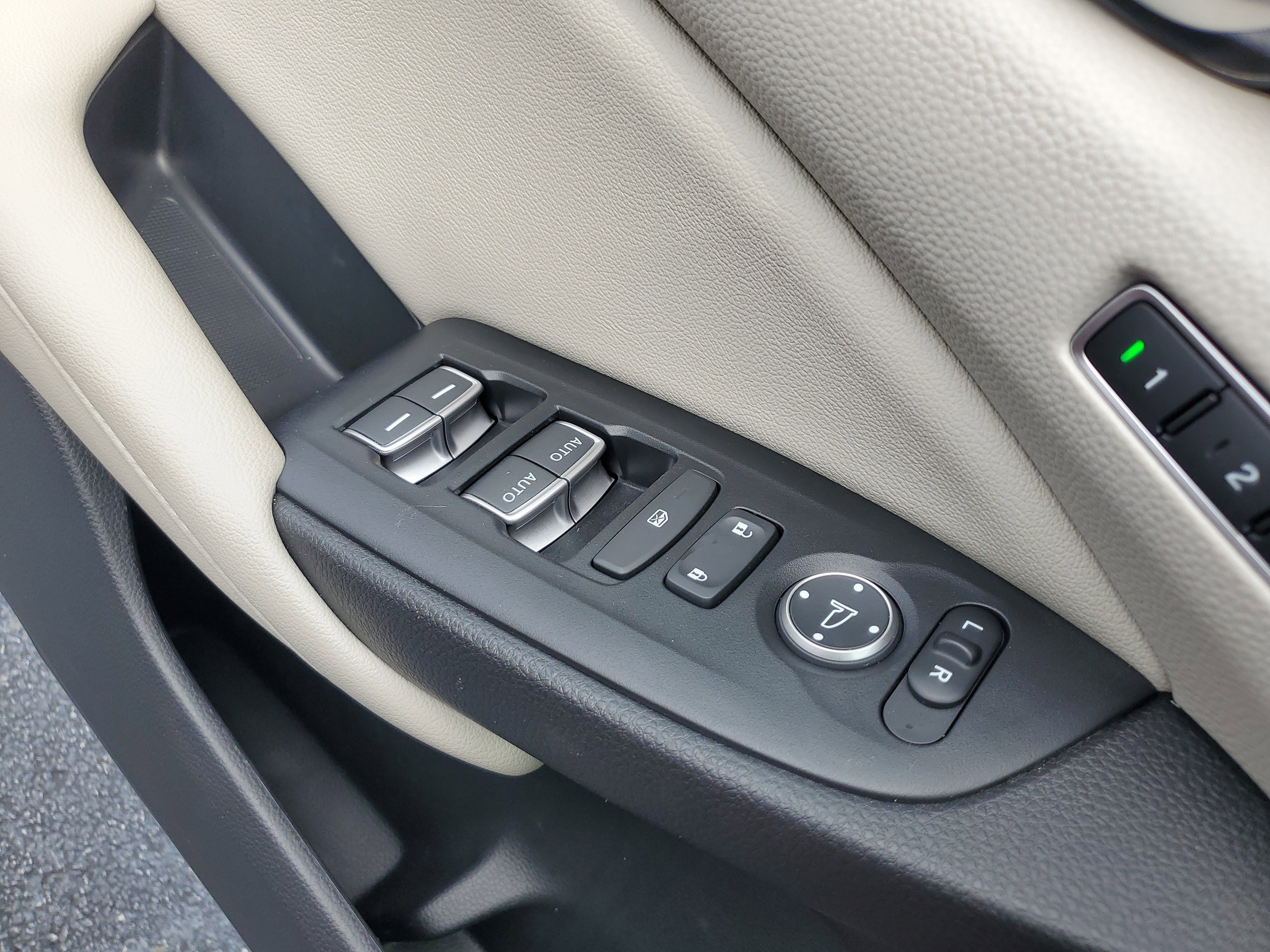 Used 2021  Honda Touring image 30