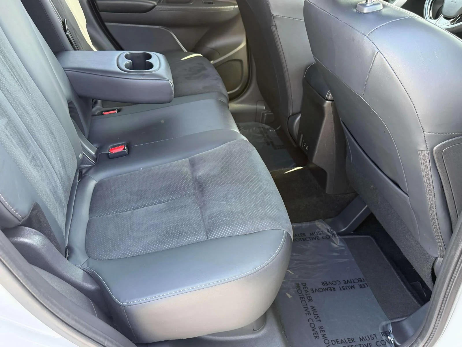 Used 2025 White Diamond Mitsubishi SE image 42