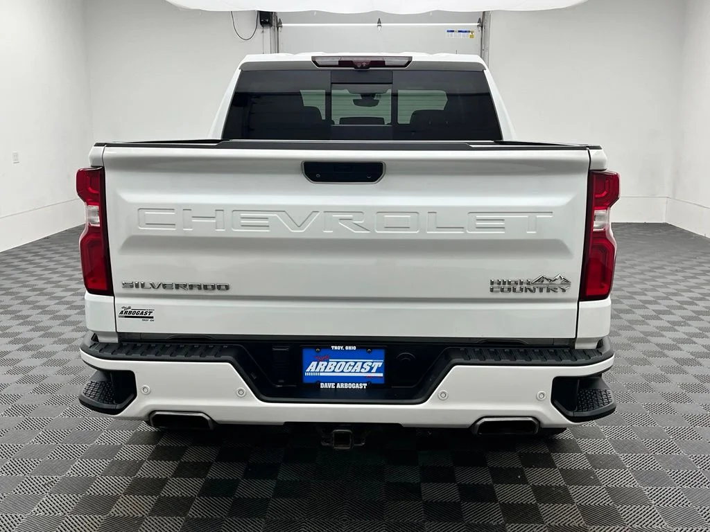 Used 2022 Beige Chevrolet High Country image 10