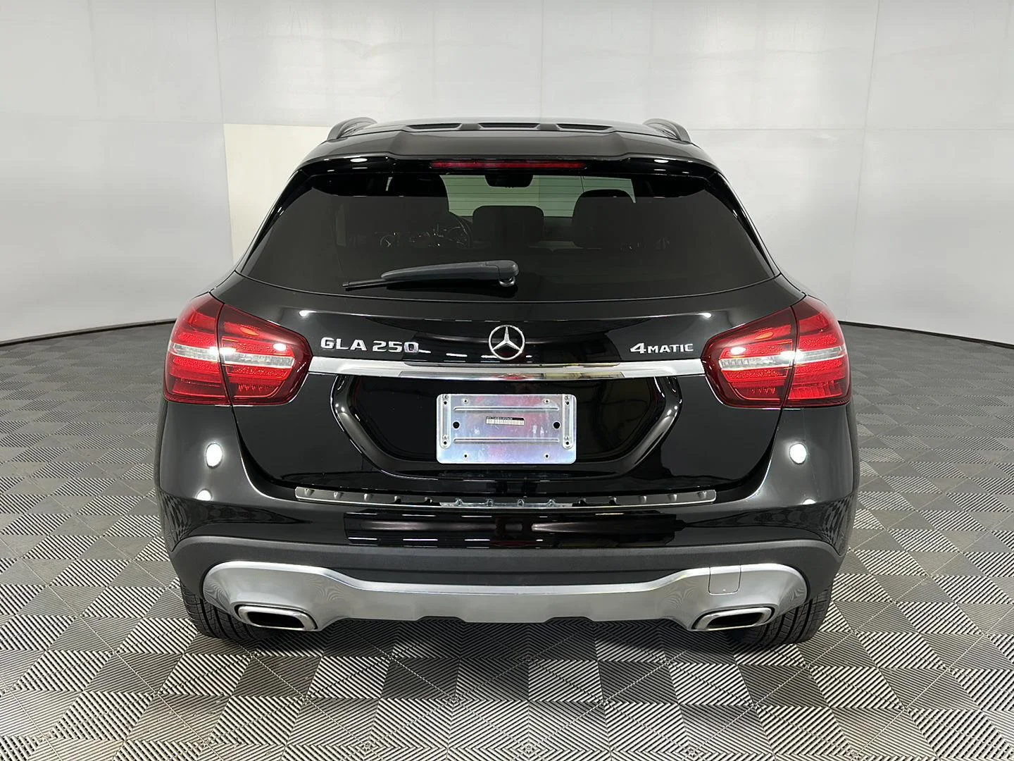 Used 2020 Cosmos Black Metallic Mercedes-Benz GLA 250 image 22