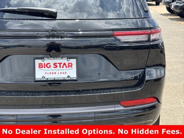 New 2026 Diamond Black Crystal Pearl-Coat Exterior Paint Jeep Limited image 9