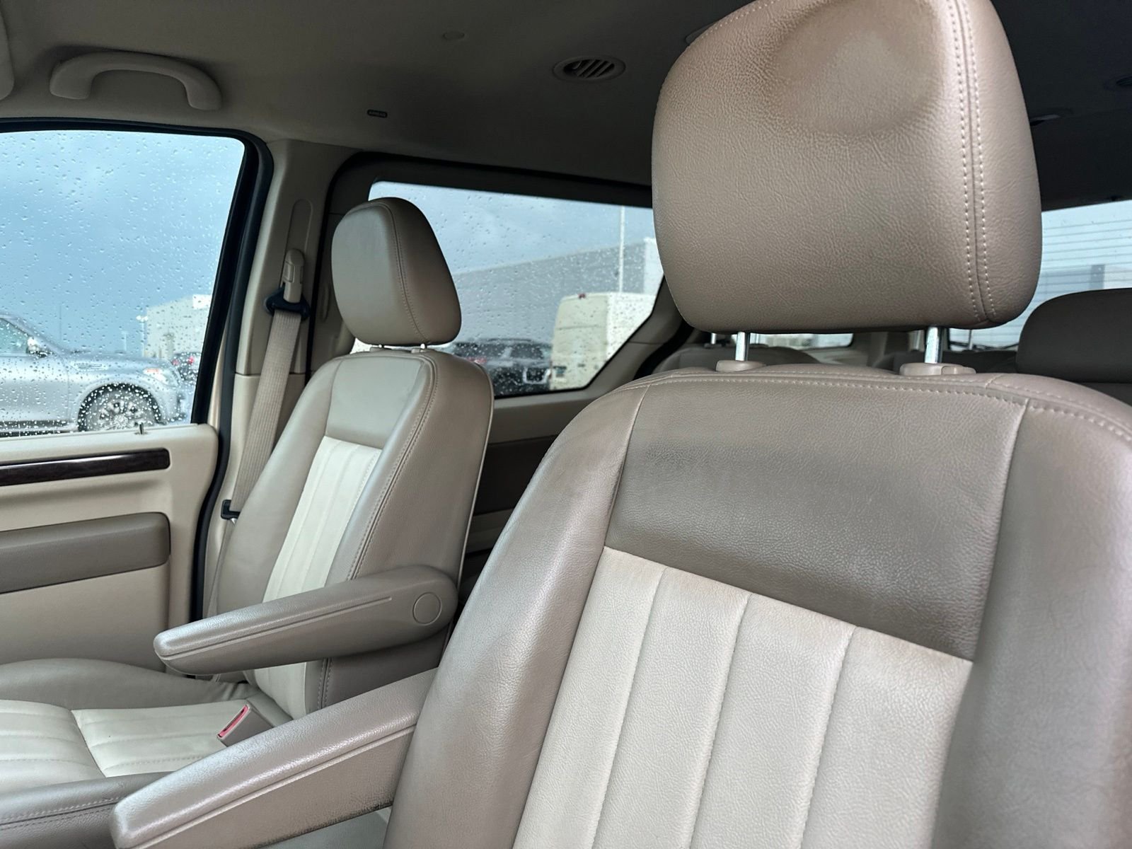 Used 2007 Beige Mercury Luxury image 5