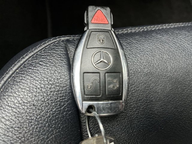 Used 2009 Beige Mercedes-Benz 3.0L Luxury image 22