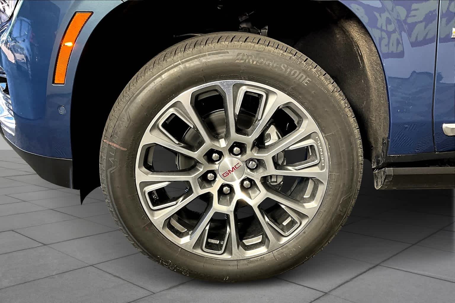 Used 2025 Downpour Metallic GMC Denali image 9