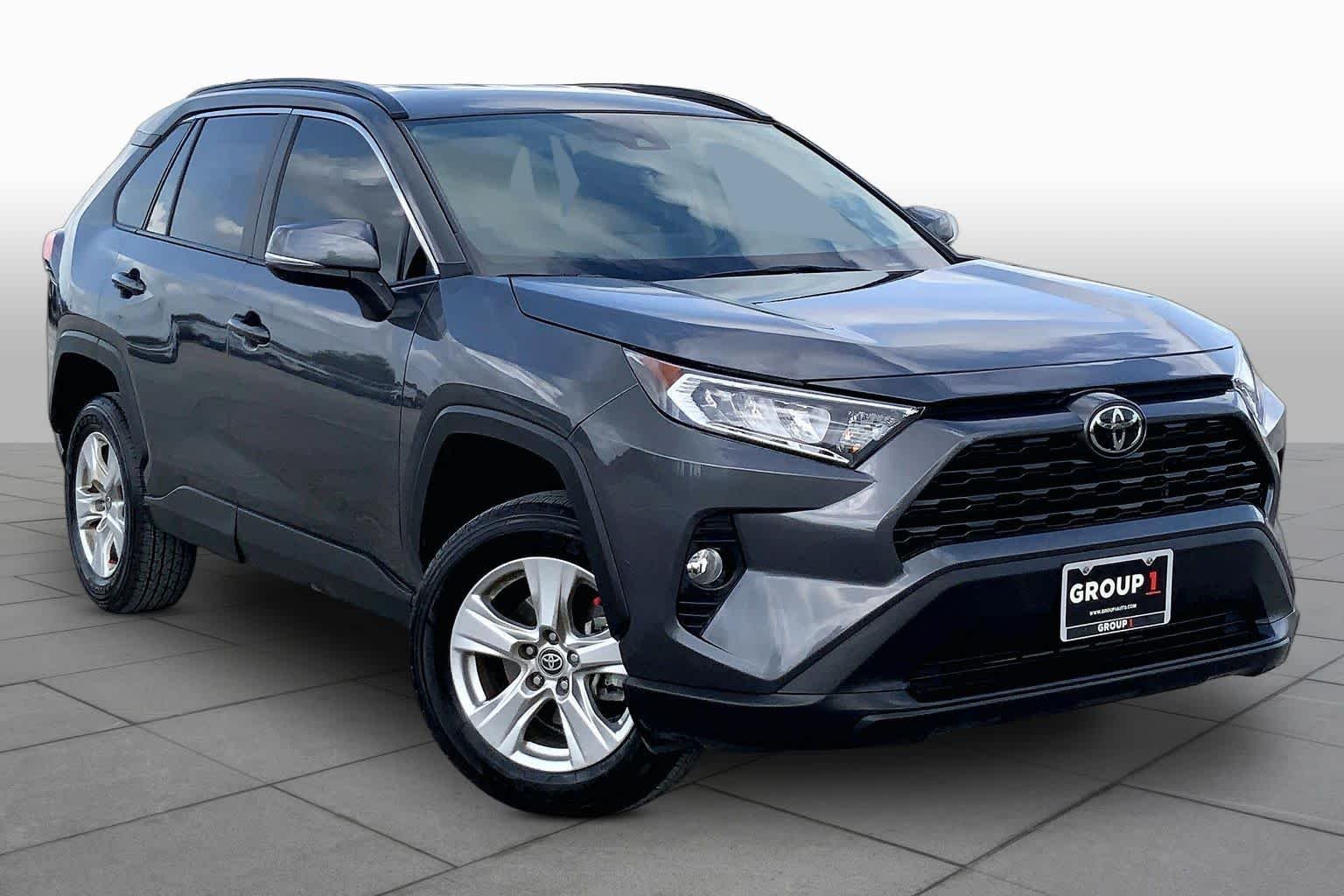 Used 2021 Magnetic Gray Metallic Toyota XLE Premium image 3