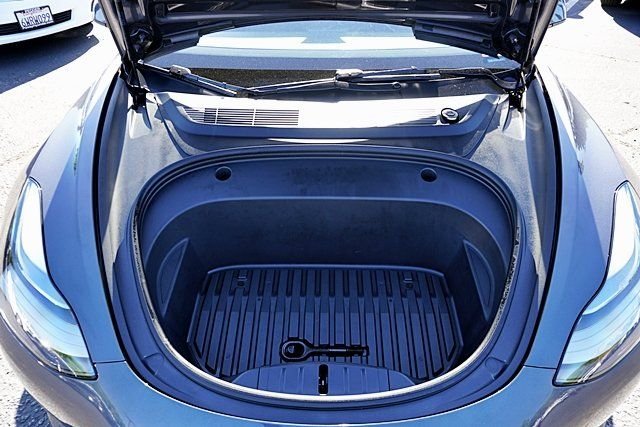 Used 2023  Tesla Base image 42