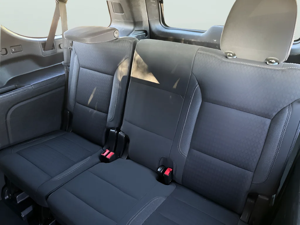 Used 2023 White GMC SLE image 36