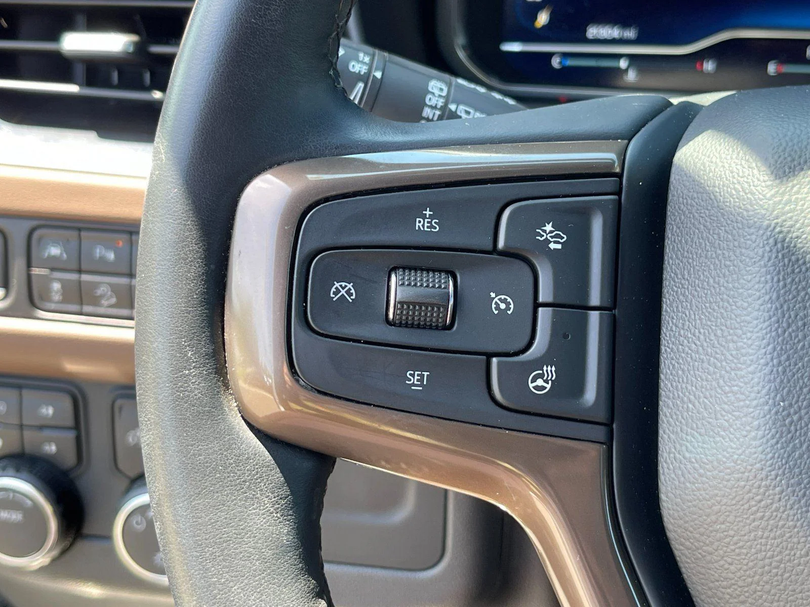 Used 2024 Iridescent Pearl Tricoat Chevrolet High Country image 19
