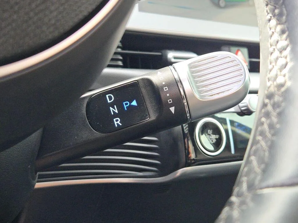 Used 2024 Digital Teal Hyundai SEL image 24