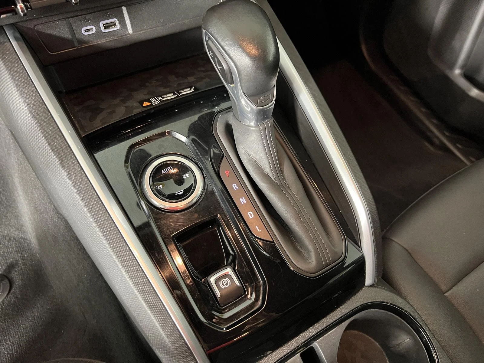 Used 2023 STERLING GRAY METALLIC Chevrolet 4WD LT image 6
