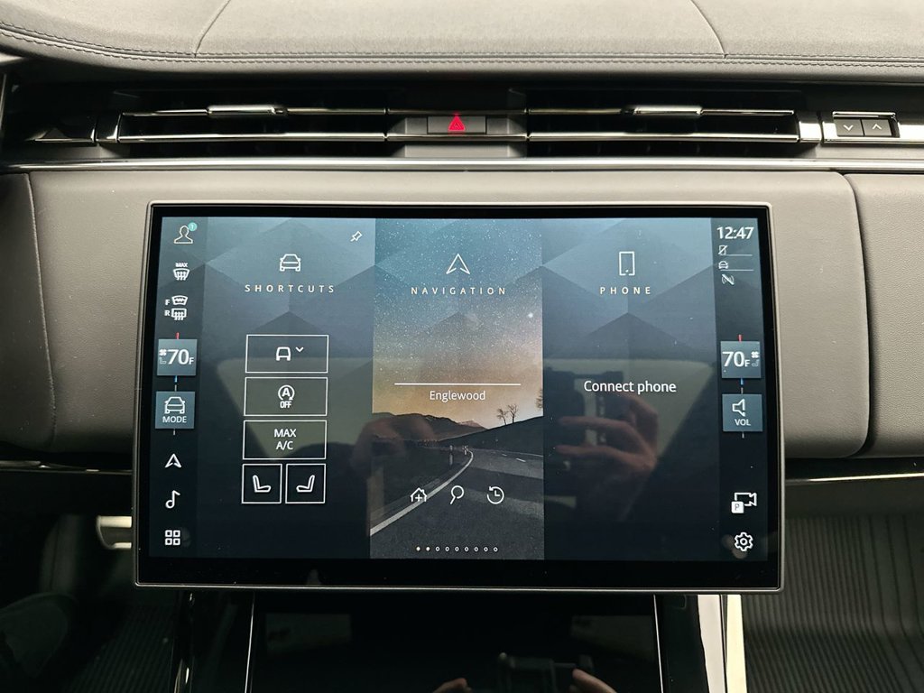 New 2027 Carpathian Grey Land Rover Dynamic SE image 13