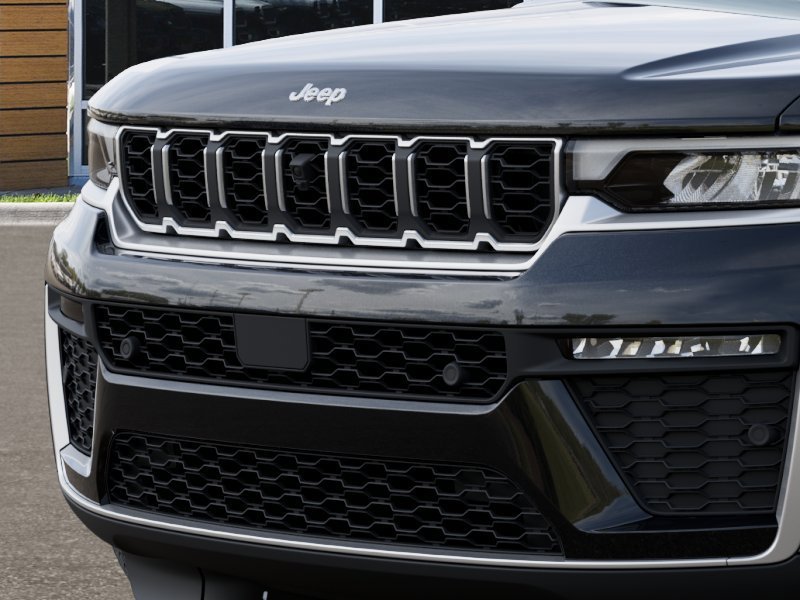 New 2026 Diamond Black Crystal Pearlcoat Jeep Limited image 11
