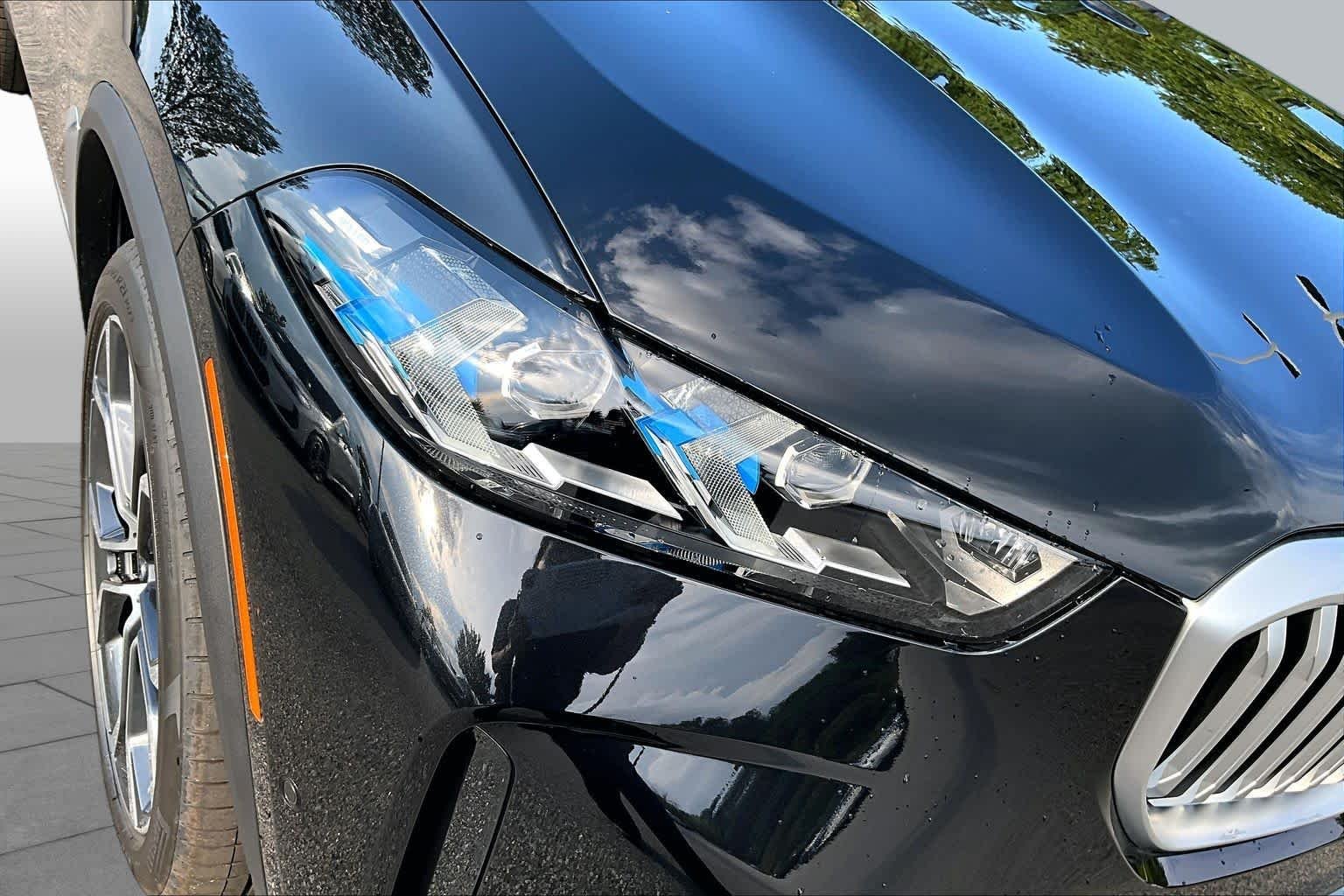 New 2026 Black Sapphire Metallic BMW xDrive40i image 13