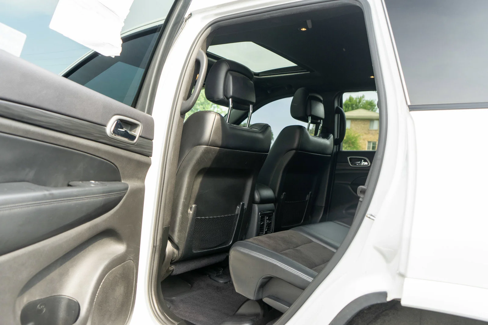 Used 2019 Bright White Clearcoat Jeep Altitude image 28