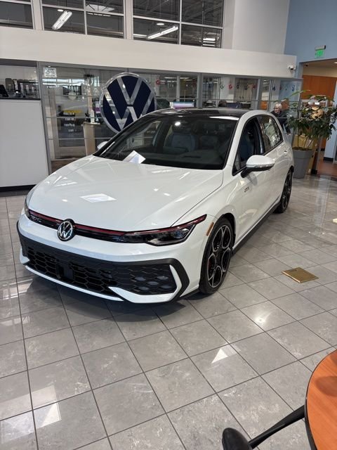 2026 Volkswagen Golf GTI Autobahn - Photo 2