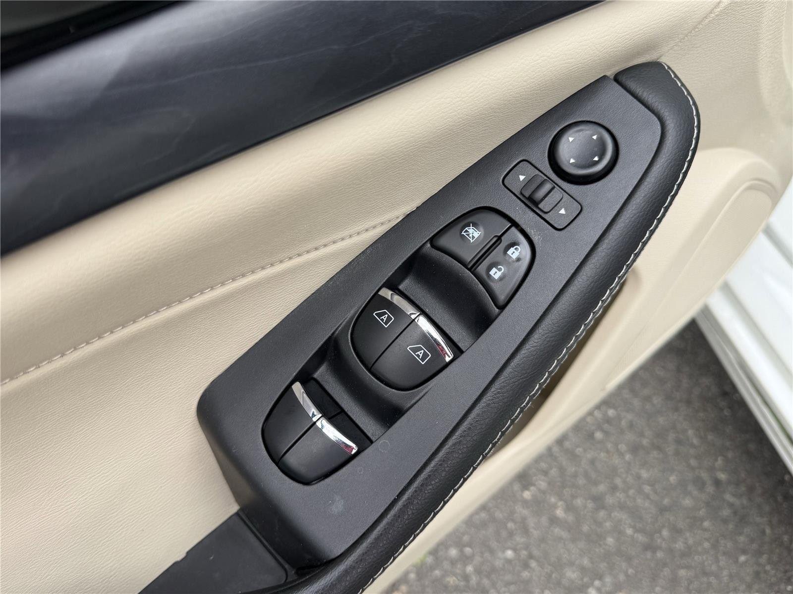 Used 2023 Pearl White Tricoat Nissan Platinum image 21