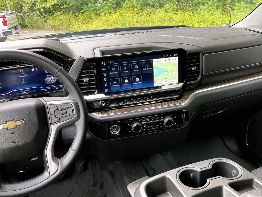 Used 2023 Gray Chevrolet LT image 18