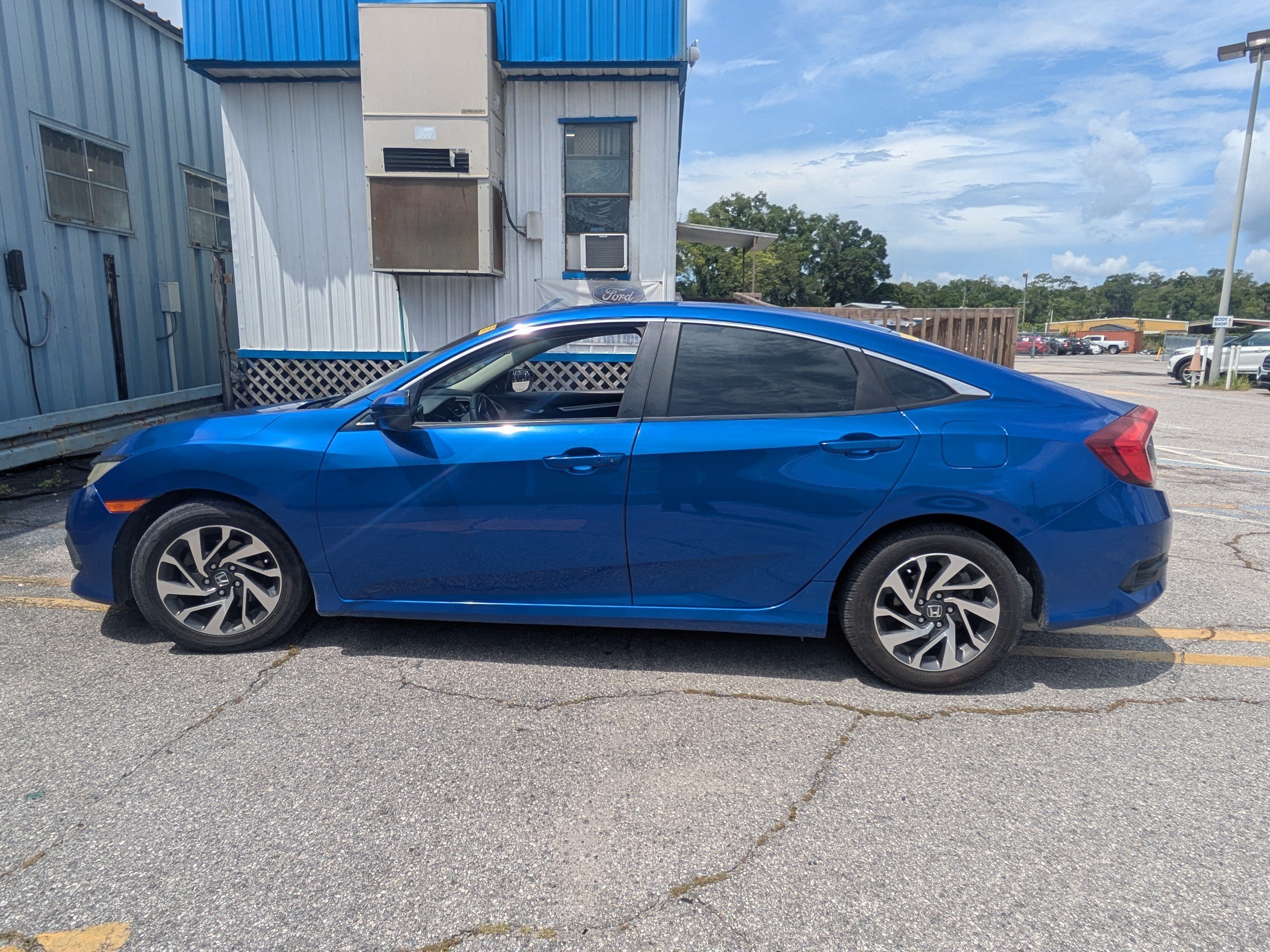 Used 2016 Blue Honda EX image 7