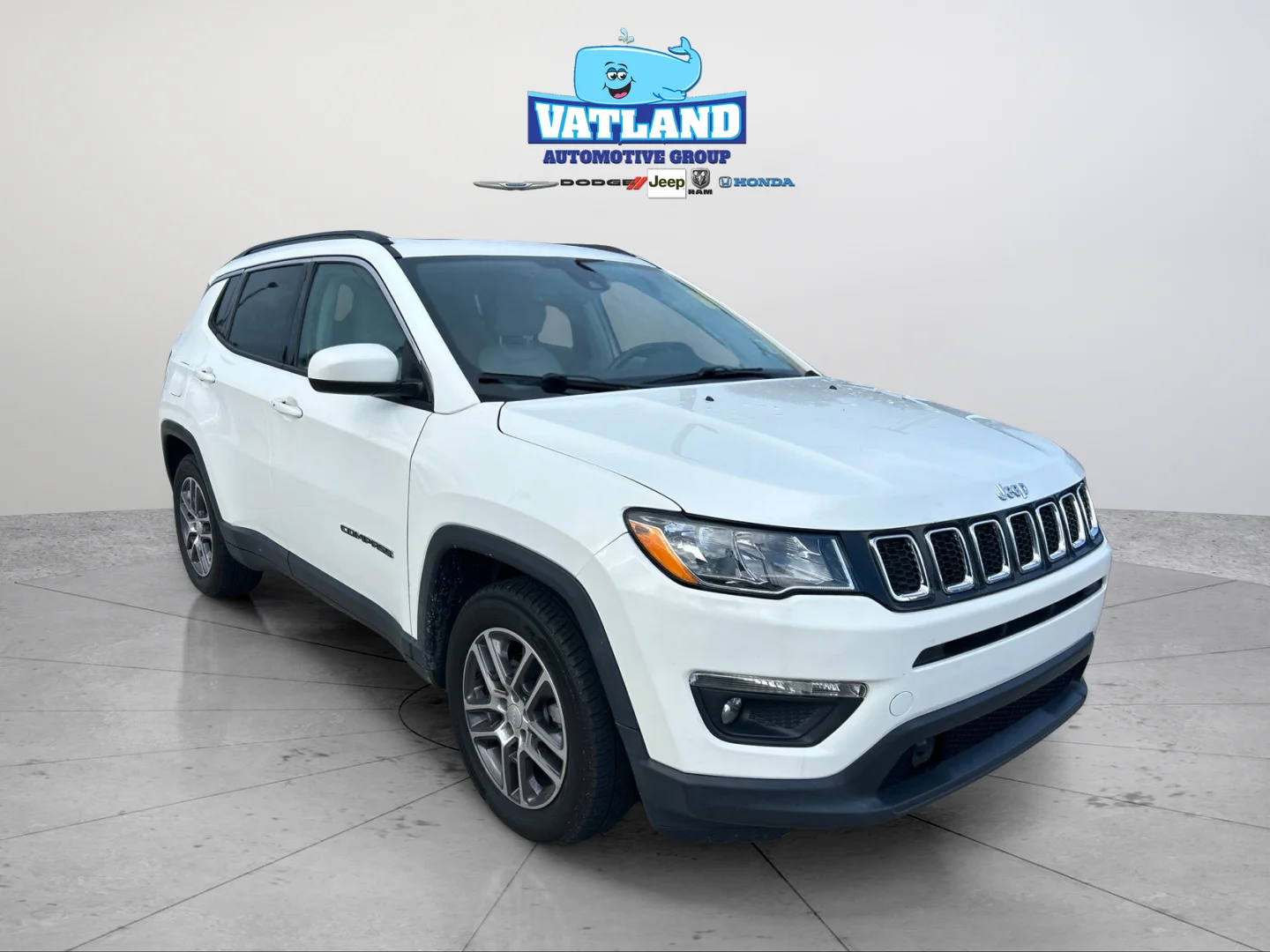 Used 2020 White Clearcoat Jeep Latitude image 22
