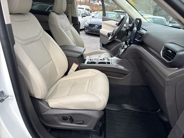 Used 2023 White Ford Platinum image 42