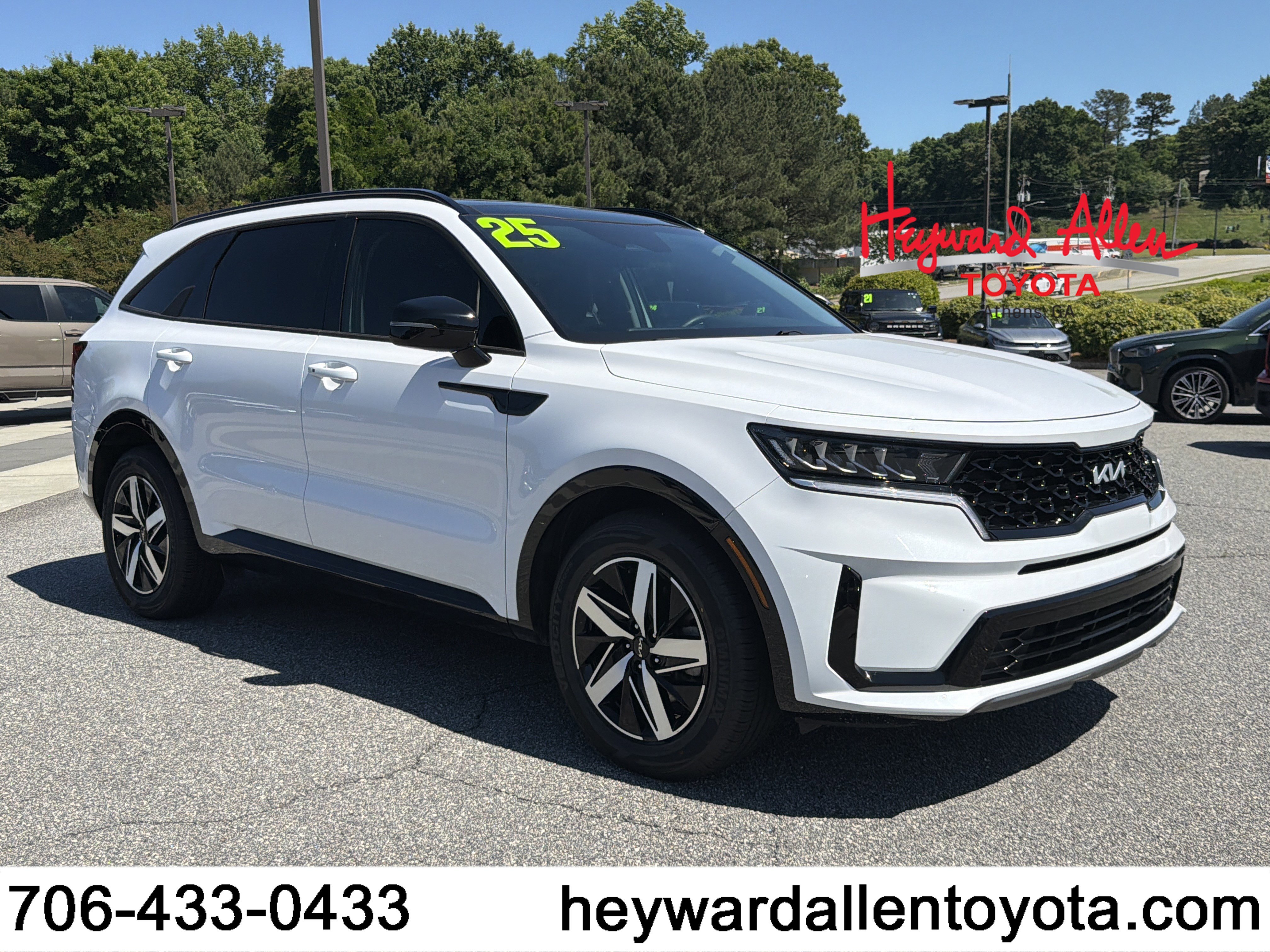 2023 Kia Sorento S AT's photo