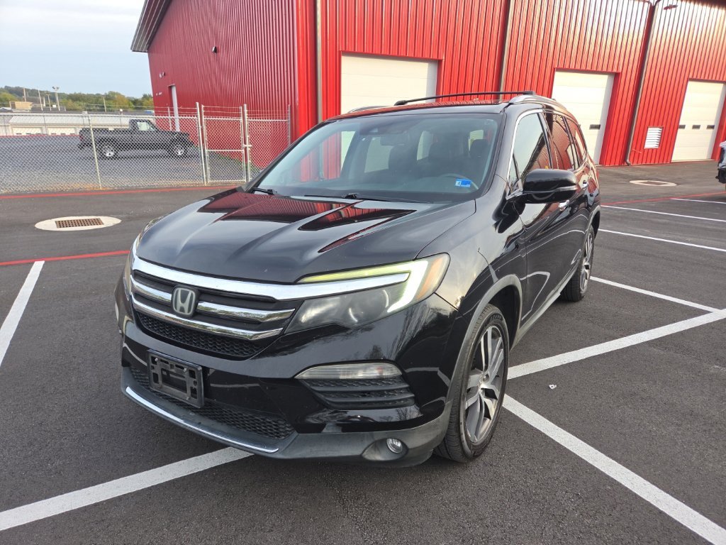 Used 2016  Honda Touring image 3