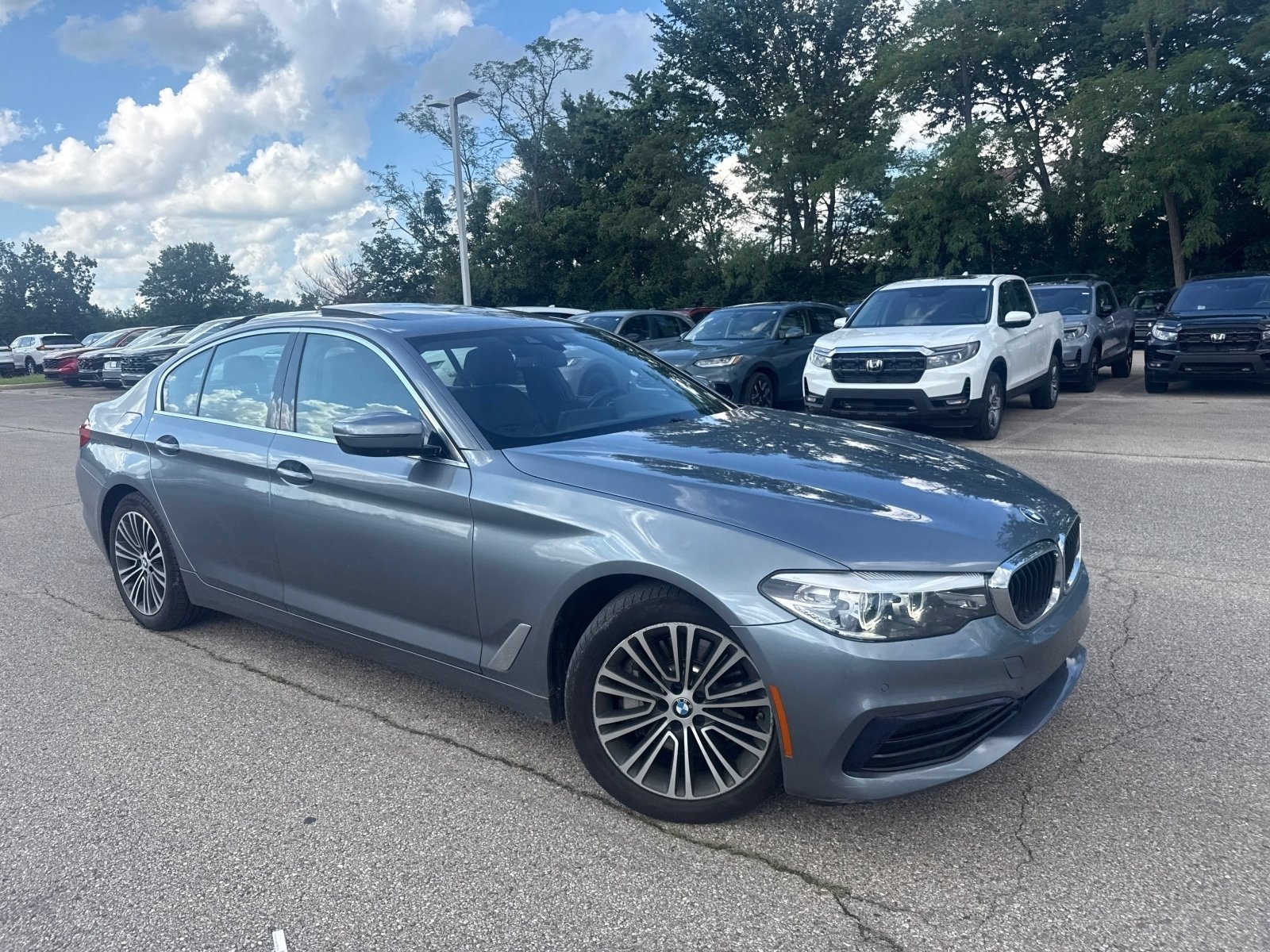 Used 2019 Bluestone Metallic BMW 530i xDrive image 24