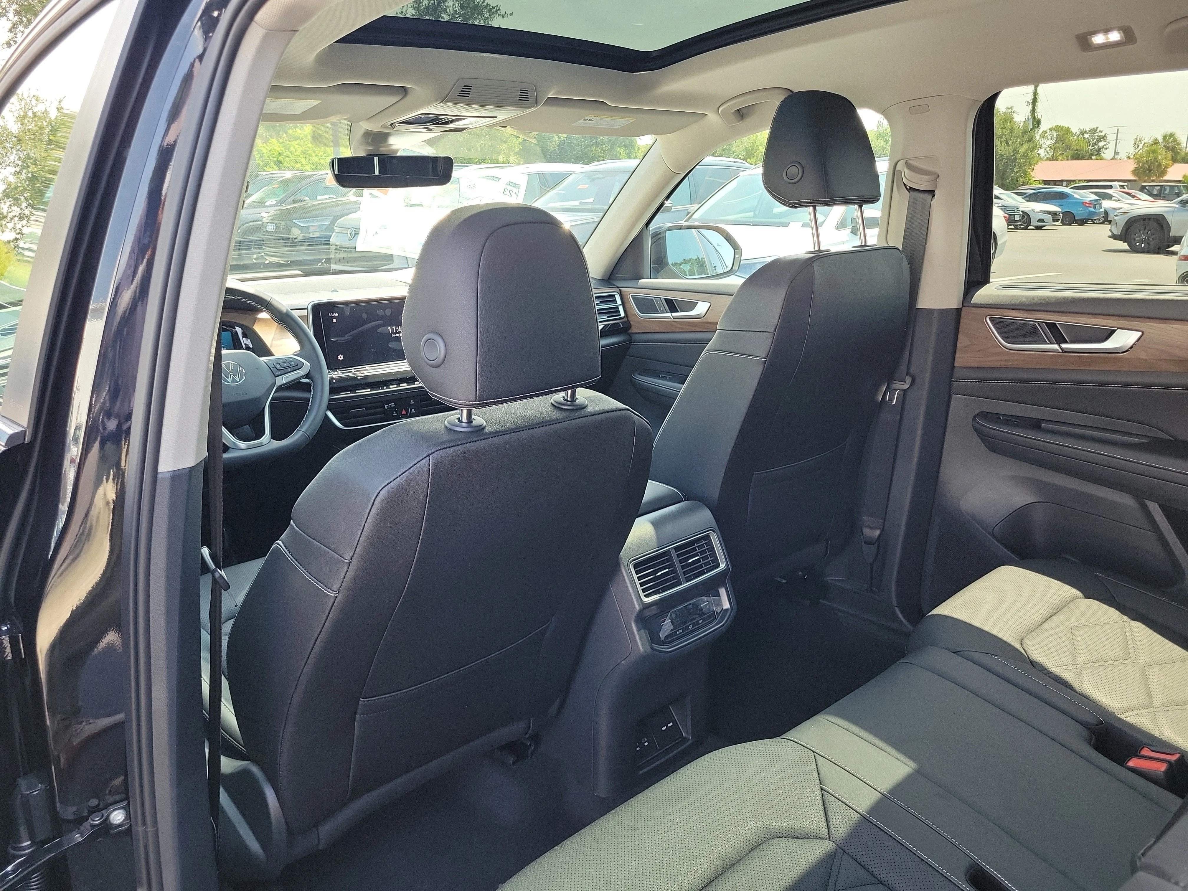 New 2026 Black Volkswagen SE w/Technology image 15