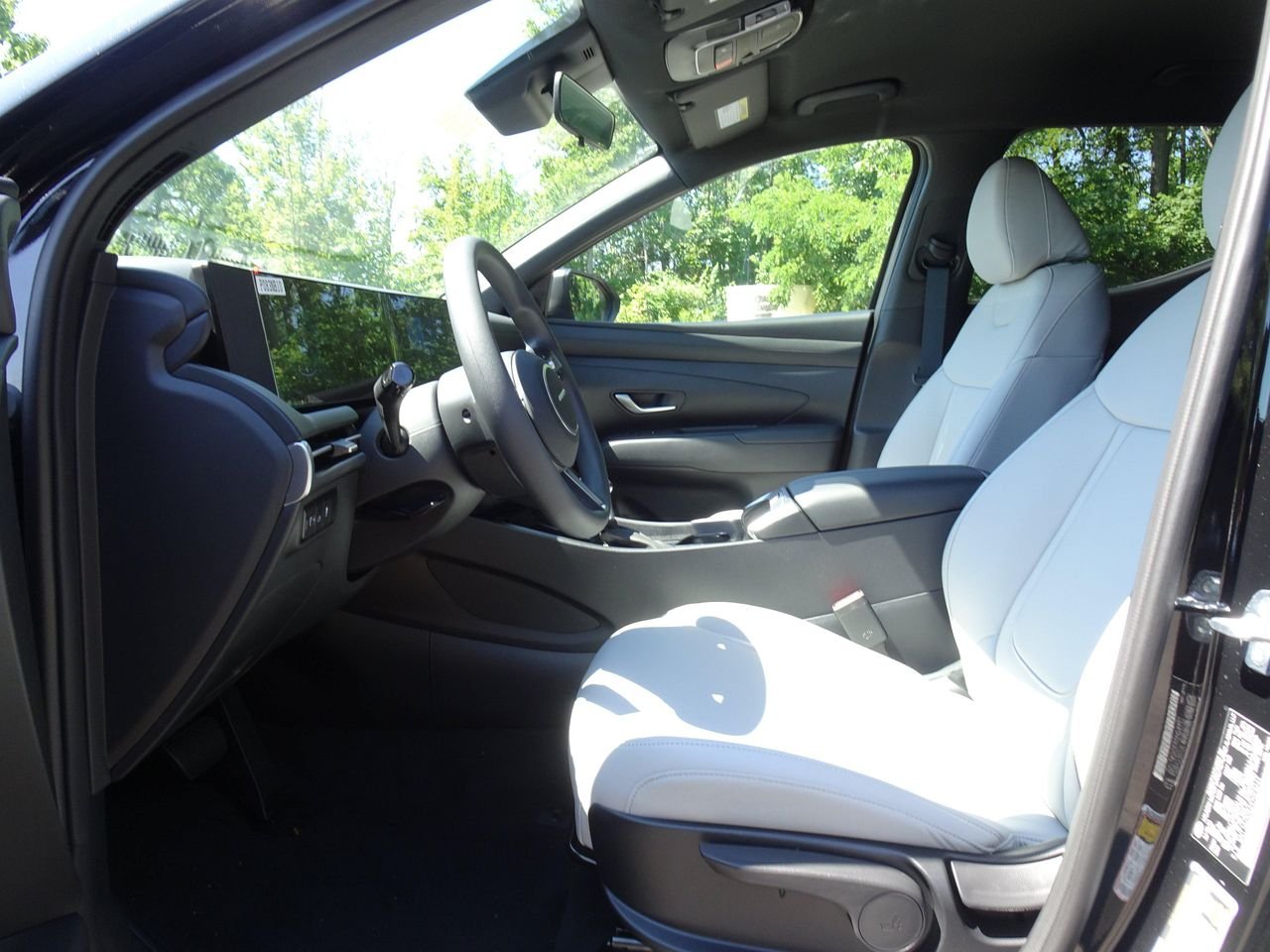 New 2027 Black Hyundai SE AWD image 8