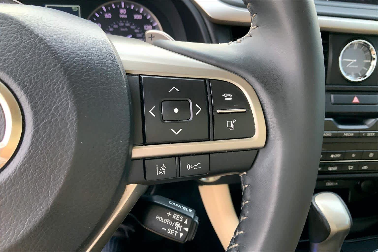 Used 2022 Nori Green Pearl Lexus  image 35