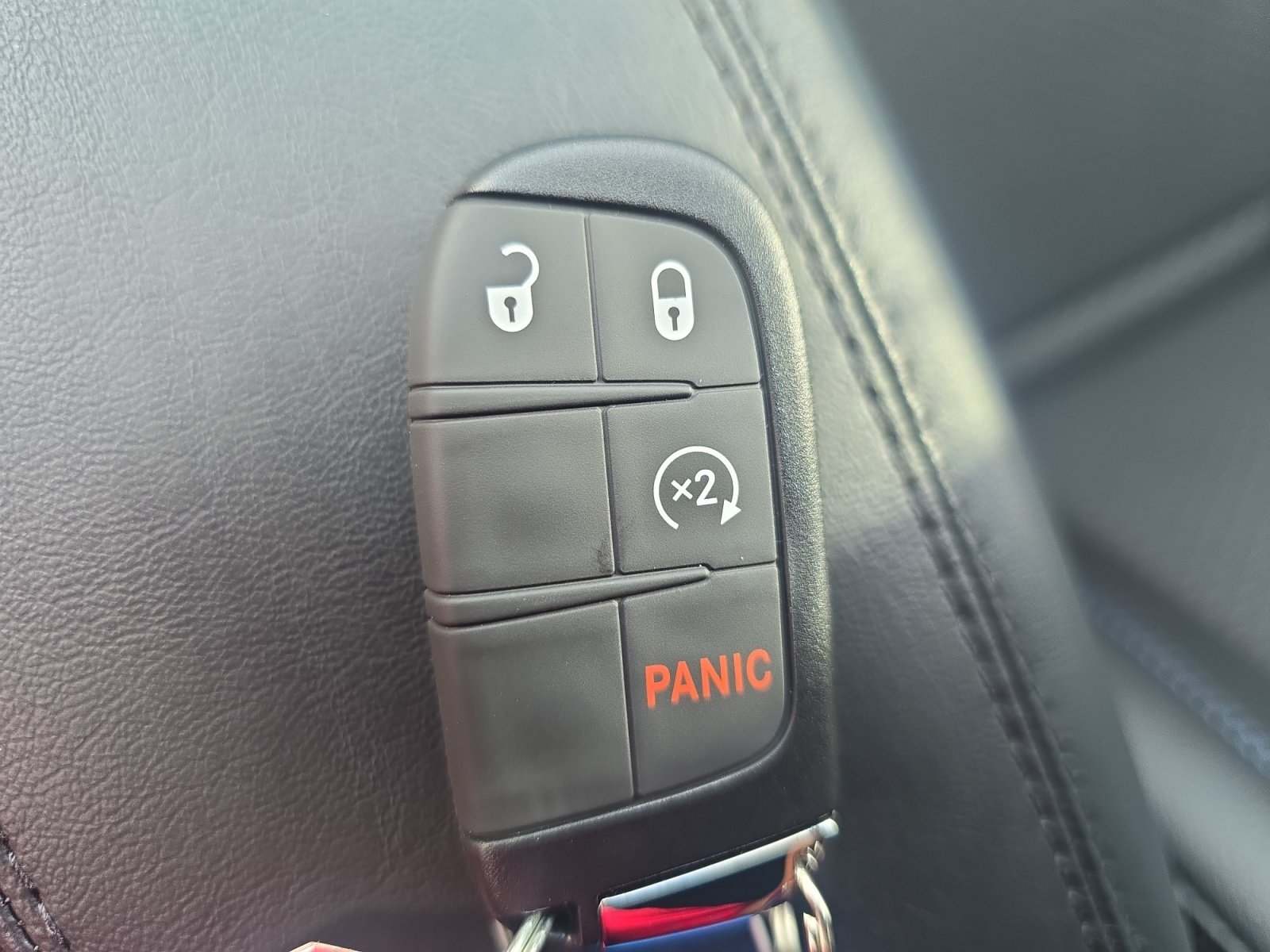New 2026 Fathom Blue Pearl Coat Jeep Latitude Altitude image 27