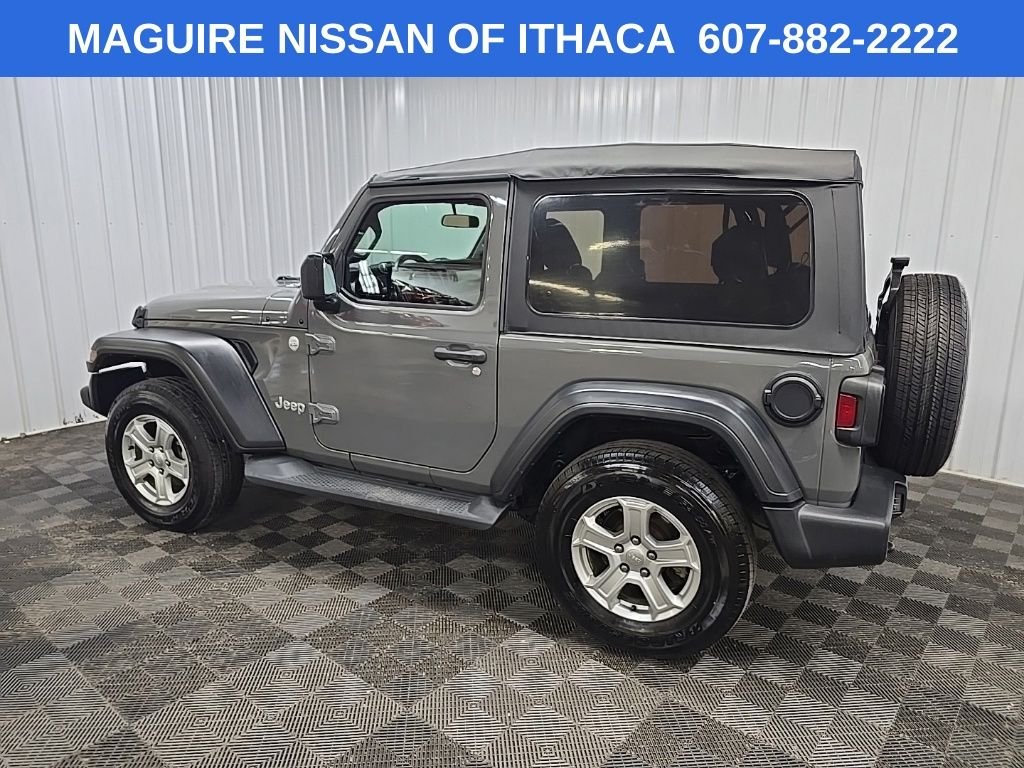 Used 2019 Gray Jeep Sport S image 4