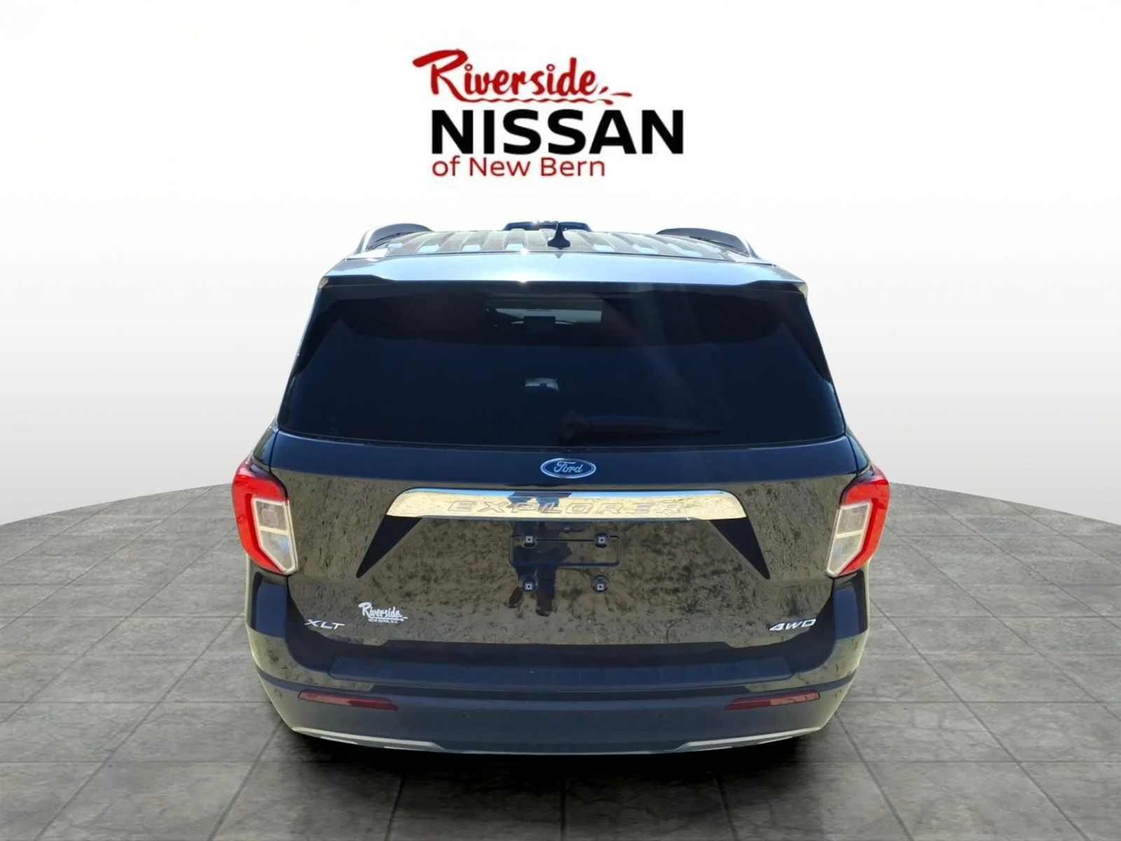 Used 2022 Black Ford XLT image 3