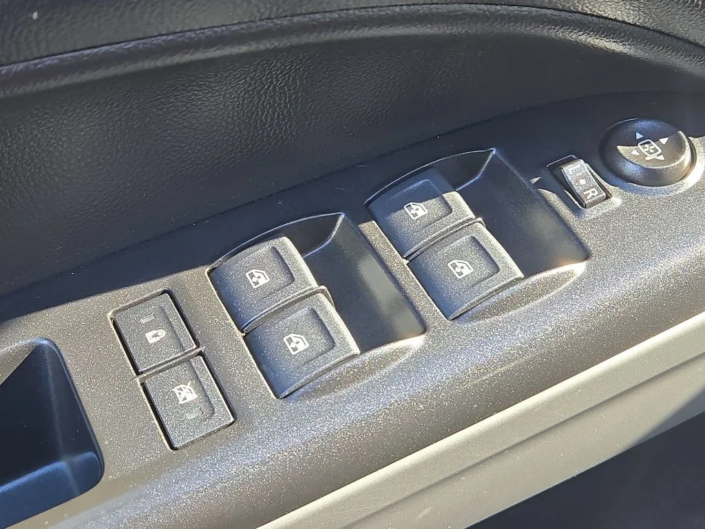 Used 2019 Black Chevrolet ZR2 image 27