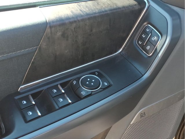 Used 2023  Ford XL image 18