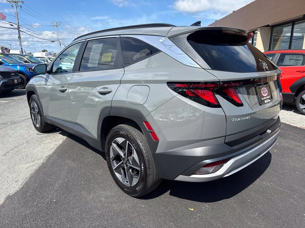 Used 2025 Gray Hyundai SEL image 7