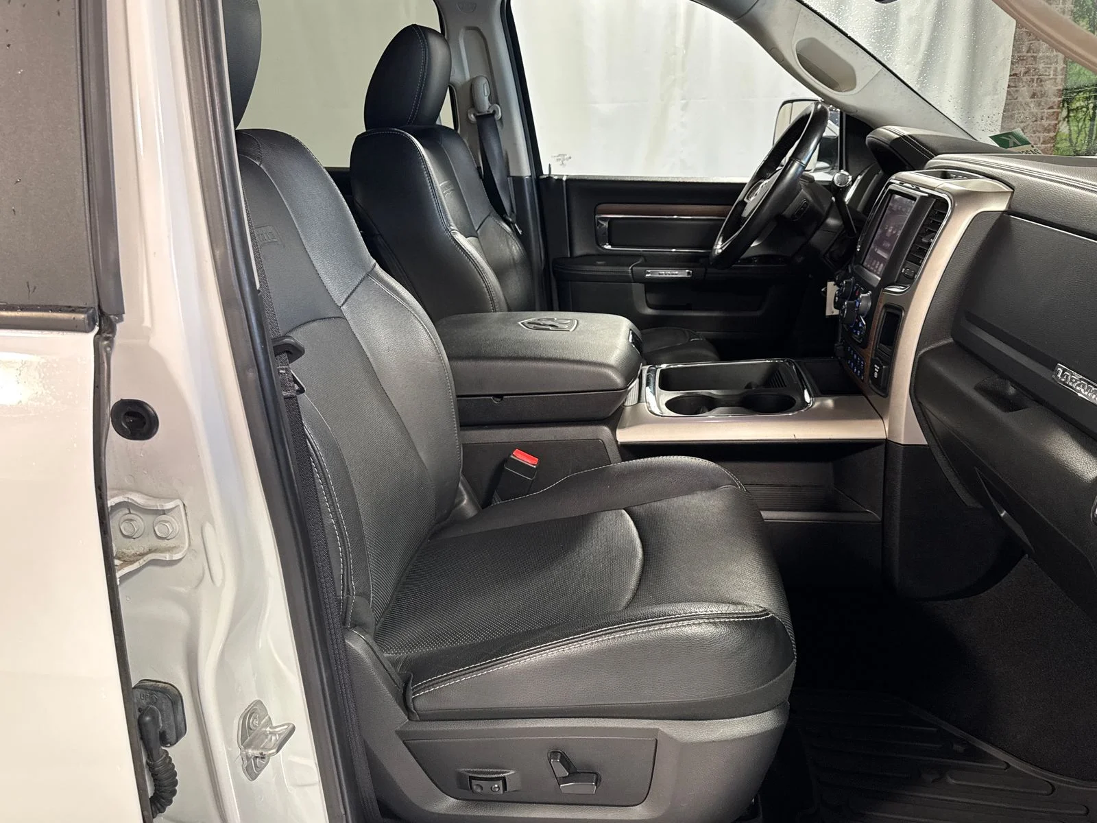 Used 2017 Bright White Clearcoat Ram Laramie image 29