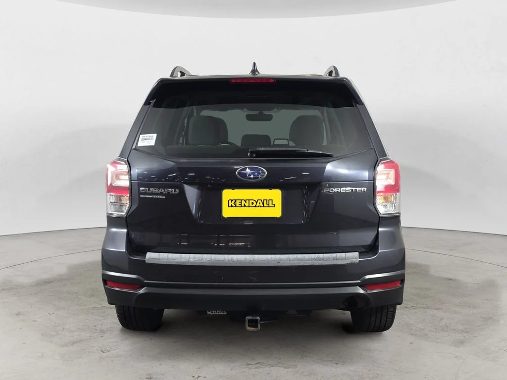 Used 2018 Dark Gray Metallic Subaru 2.5i Premium image 4