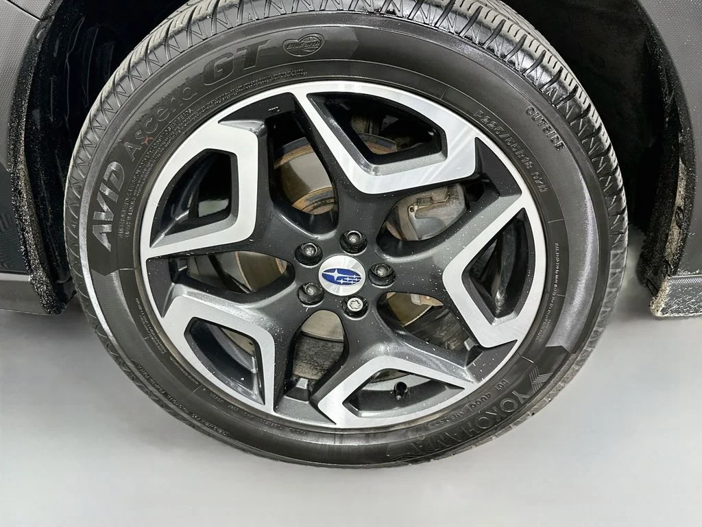 Used 2018 Crystal Black Silica Subaru 2.0i Limited image 30