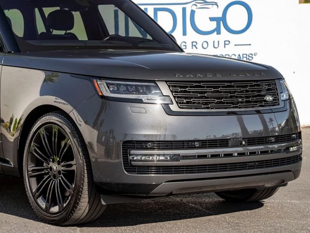 Used 2023 Carpathian Gray Premium Metallic Land Rover SE image 5