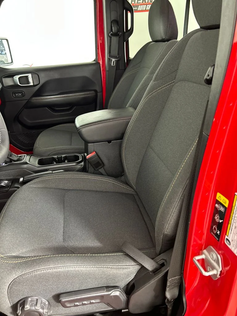 Used 2025 Red Jeep Sahara image 12