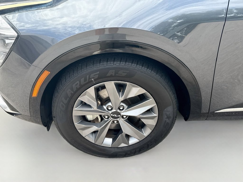 Certified Used 2023 Gravity Gray Kia SX image 34