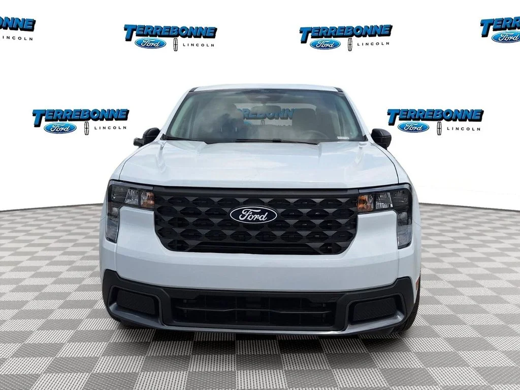New 2026 Oxford White Ford XLT image 2