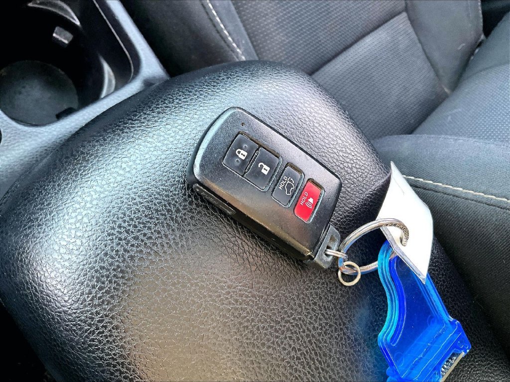 Used 2018 Black Toyota XLE image 27