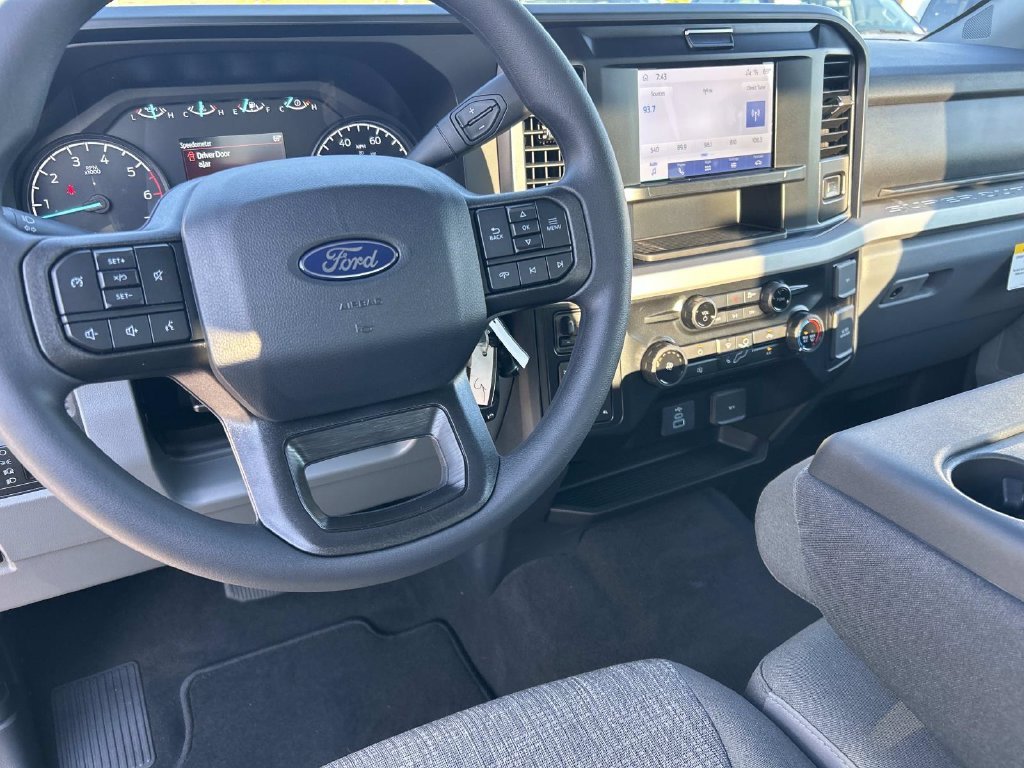 New 2027 Iconic Silver Metallic Ford F-250® XLT image 12