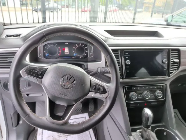 Used 2023 White Volkswagen 3.6L V6 SE w/Technology image 18