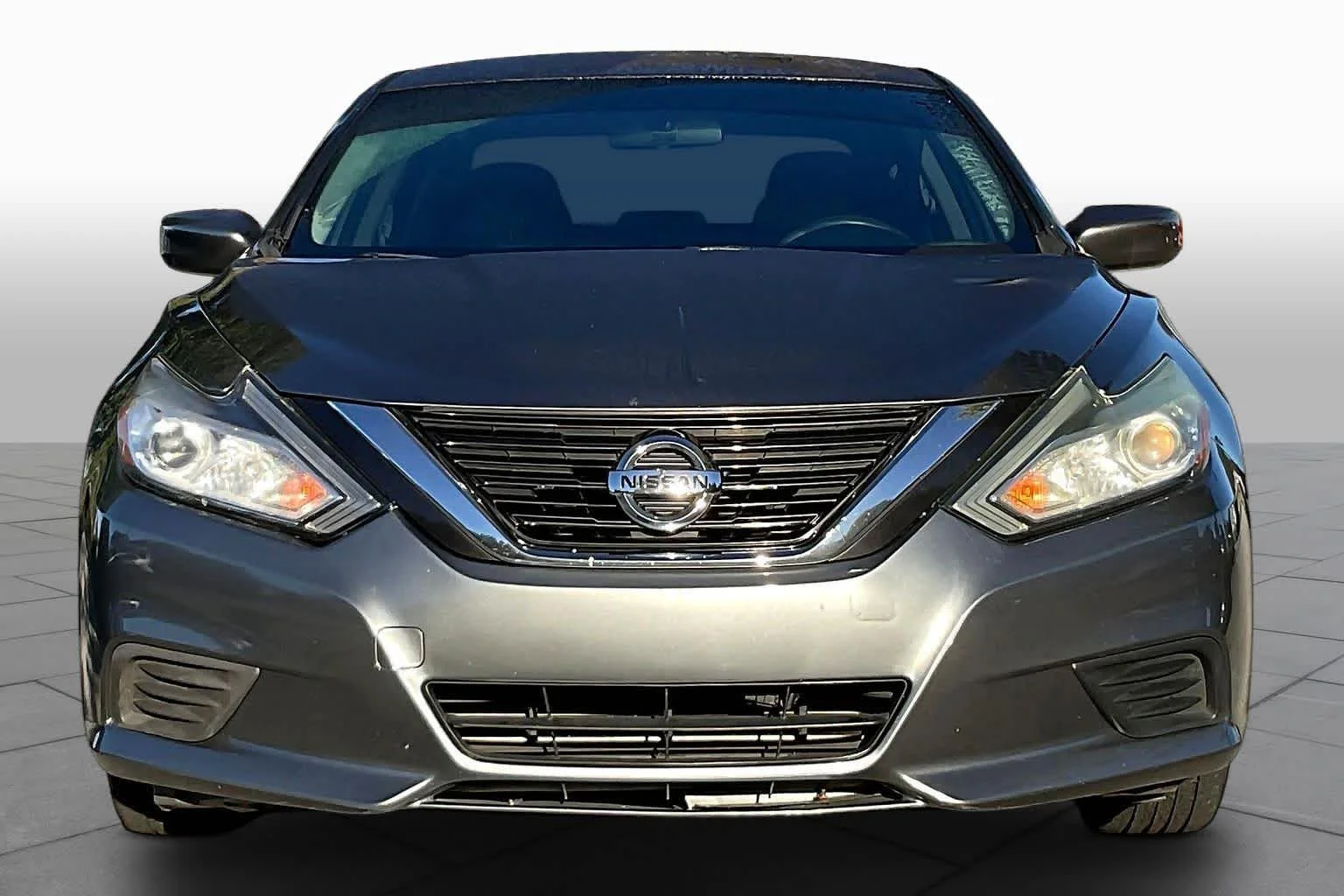 Used 2016 Gun Metallic Nissan 2.5 S image 4